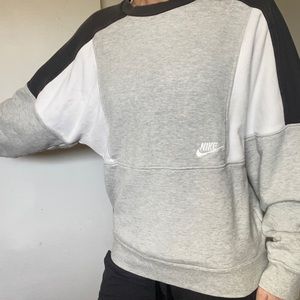 Nike crew neck geometric